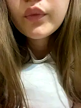 Snapshot of Regina_Lynne chatting on 11-11-25, 05:24 Regina Lynne online show from 11-11-25, 05:24