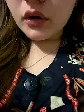 Snapshot of Regina_Lynne chatting on 11-20-25, 05:34 Regina Lynne online show from 11-20-25, 05:34