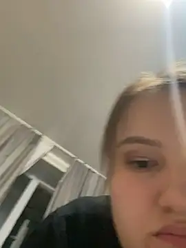 Snapshot of Regina_Lynne chatting on 11-25-25, 02:28 Regina Lynne online show from 11-25-25, 02:28