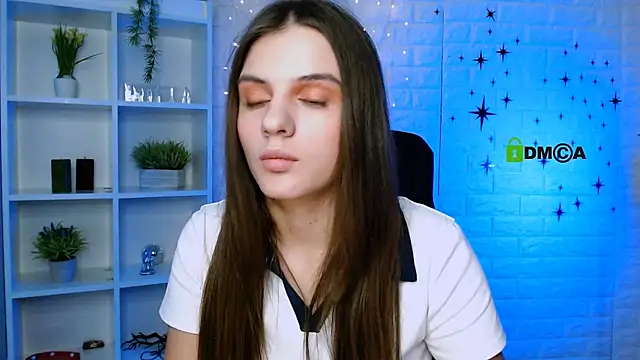 lisa dark  online show from 06-03-26, 09:45