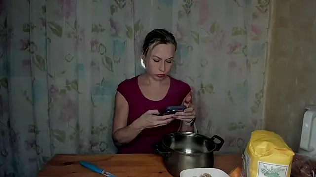 Elle Milfa online show from 04-10-26, 06:56