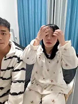 Snapshot of tingbeibi chatting on 11-10-25, 02:05 tingbeibi online show from 11-10-25, 02:05