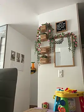 Snapshot of MailynAndNick chatting on 02-19-26, 01:40 MailynAndNick online show from 02-19-26, 01:40