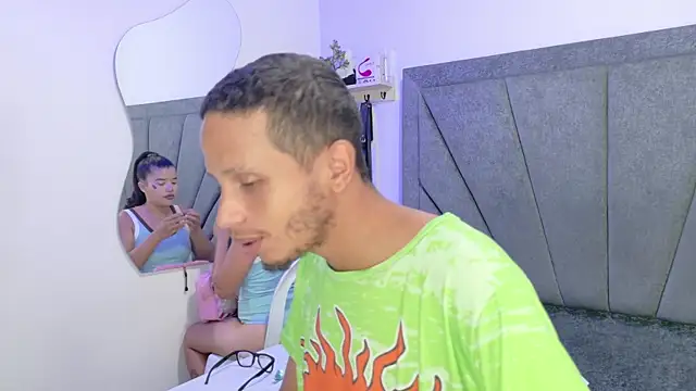 Snapshot of DamianandEva chatting on 06-25-26, 01:04 DamianandEva online show from 06-25-26, 01:04