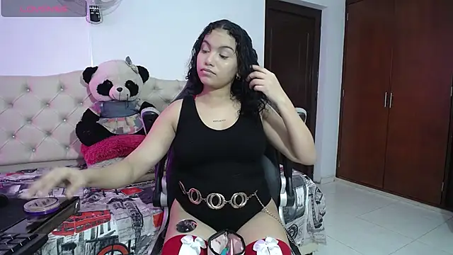Snapshot of valeria_martinez19 chatting on 06-13-26, 03:04 valeria martinez19 online show from 06-13-26, 03:04
