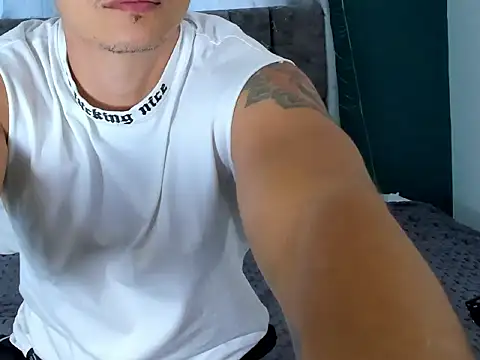 Snapshot of Latin_Pboy chatting on 01-14-26, 09:52 Latin Pboy online show from 01-14-26, 09:52