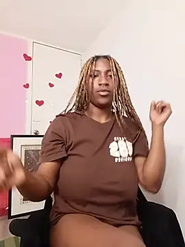 EvonyFoxxx online show from 03-22-26, 05:44