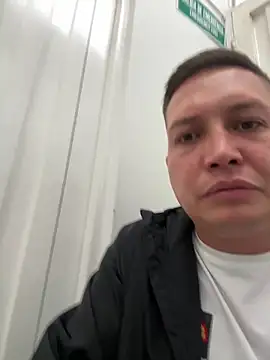 Snapshot of NathanielLux29 chatting on 11-07-25, 08:20 NathanielLux29 online show from 11-07-25, 08:20