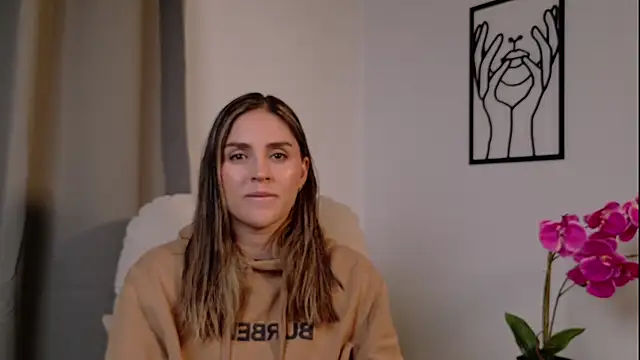 VictoriaNova  online show from 02-13-26, 07:43