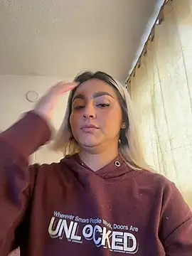 Snapshot of Elina_Hills chatting on 02-01-26, 06:39 Elina Hills online show from 02-01-26, 06:39