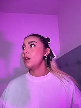 Snapshot of Elina_Hills chatting on 02-04-26, 03:07 Elina Hills online show from 02-04-26, 03:07