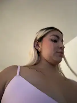 Snapshot of Elina_Hills chatting on 02-12-26, 03:07 Elina Hills online show from 02-12-26, 03:07