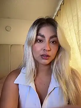 Snapshot of Elina_Hills chatting on 02-20-26, 07:03 Elina Hills online show from 02-20-26, 07:03