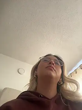 Snapshot of Elina_Hills chatting on 03-02-26, 05:31 Elina Hills online show from 03-02-26, 05:31