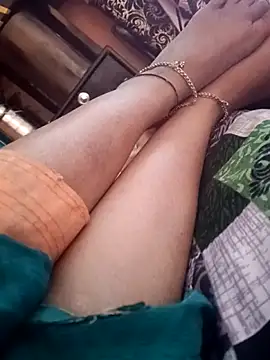 Snapshot of Sangita_g chatting on 03-08-26, 06:17 Sangita g online show from 03-08-26, 06:17