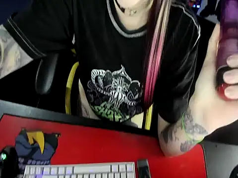 Yummy dark online show from 11-12-25, 06:14