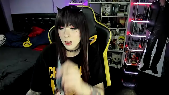 Yummy dark online show from 11-25-25, 10:32