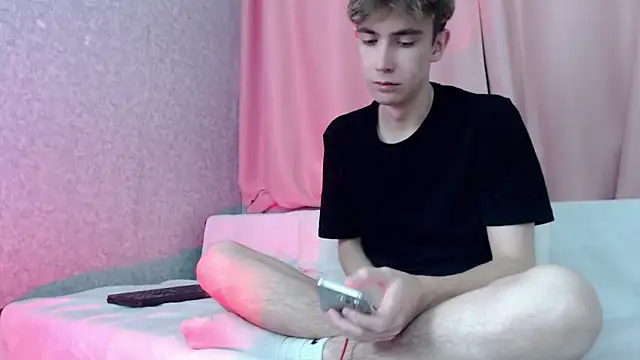 Harvey foster online show from 12-17-25, 03:18