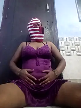 Snapshot of LavishFriction7 chatting on 11-10-25, 05:45 LavishFriction7 online show from 11-10-25, 05:45