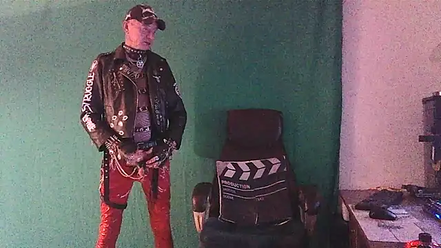 Snapshot of NahkaSami chatting on 11-05-25, 11:21 NahkaSami online show from 11-05-25, 11:21