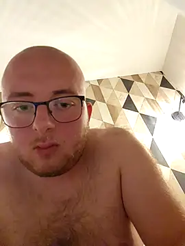 Snapshot of slavepuceau2 chatting on 10-30-25, 08:20 slavepuceau2 online show from 10-30-25, 08:20