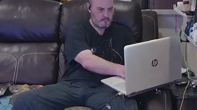 Snapshot of ddboobman chatting on 04-04-26, 07:44 ddboobman online show from 04-04-26, 07:44