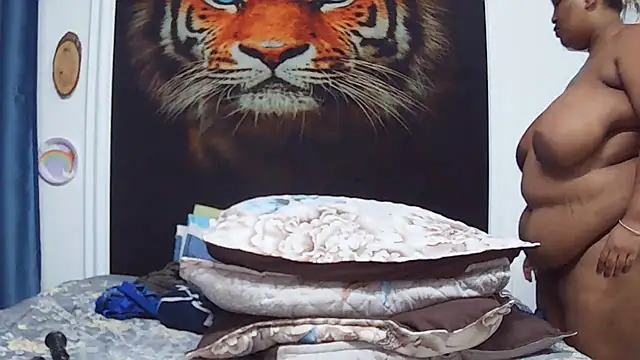 Snapshot of MassiveBoobsxxxx chatting on 02-24-26, 07:12 MassiveBoobsxxxx online show from 02-24-26, 07:12