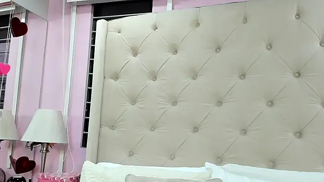 Snapshot of scarlett_leblanc_ chatting on 07-11-26, 12:08 scarlett leblanc online show from 07-11-26, 12:08