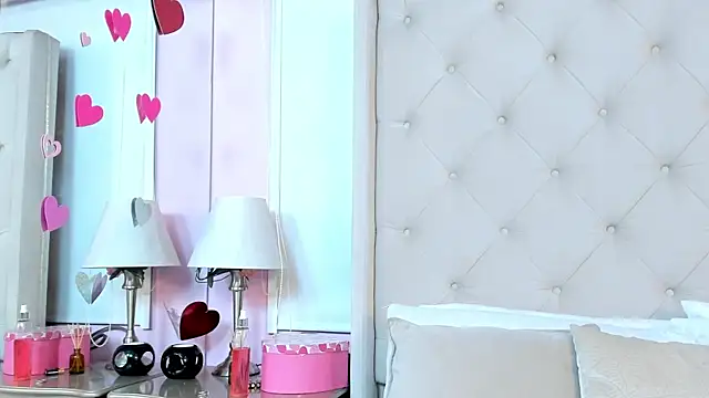 Snapshot of scarlett_leblanc_ chatting on 07-15-26, 11:59 scarlett leblanc online show from 07-15-26, 11:59