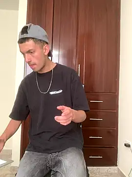 Snapshot of dylan_drakee chatting on 11-03-25, 04:41 dylan drakee online show from 11-03-25, 04:41