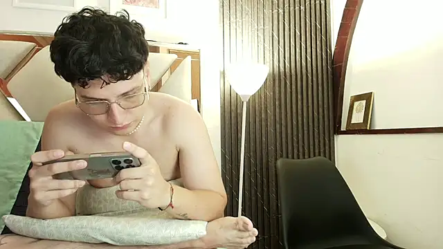 Zoe And Dylan  online show from 07-22-26, 01:03