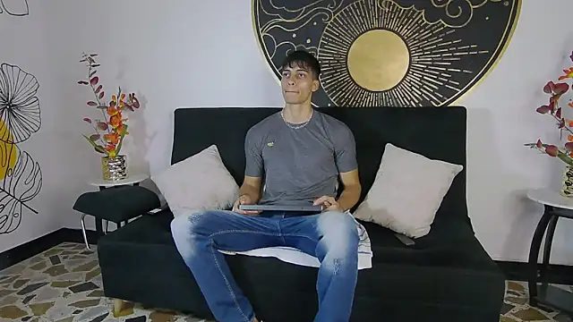 AlessioVitale online show from 11-10-25, 12:26