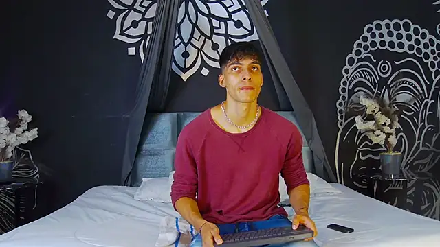 AlessioVitale online show from 12-05-25, 12:03