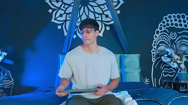 AlessioVitale online show from 01-07-26, 12:29