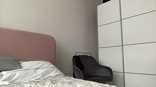 Snapshot of HotLdyllic chatting on 11-05-25, 01:33 HotLdyllic online show from 11-05-25, 01:33