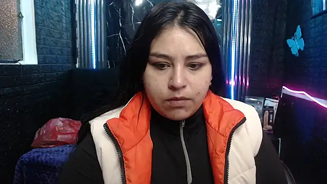 Snapshot of lehia_285 chatting on 06-27-26, 01:17 lehia 285 online show from 06-27-26, 01:17