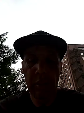 Snapshot of feoGG197 chatting on 05-17-26, 11:34 feoGG197 online show from 05-17-26, 11:34