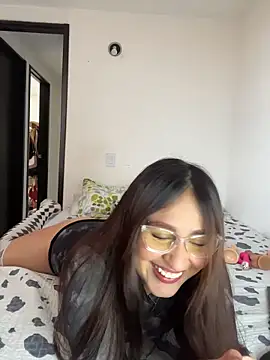 Snapshot of Saray_lo chatting on 11-06-25, 07:48 Saray lo online show from 11-06-25, 07:48