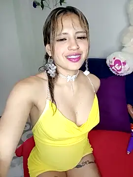 Snapshot of BellaChiquis_ chatting on 11-07-25, 04:56 BellaChiquis online show from 11-07-25, 04:56