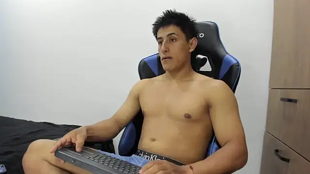 dorman boy online show from 11-04-25, 02:43