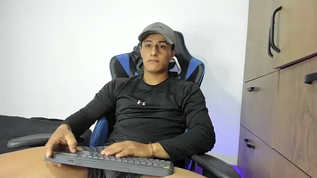 dorman boy online show from 11-16-25, 04:07