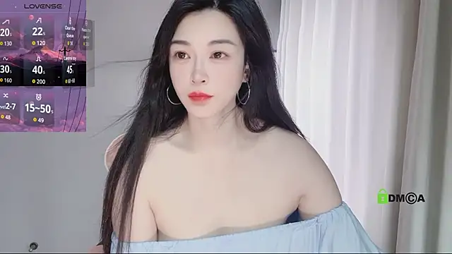 Snapshot of YunShan-33 chatting on 06-10-26, 05:07 YunShan-33 online show from 06-10-26, 05:07
