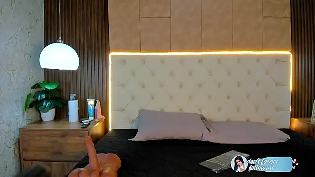 Camiila rosse online show from 01-15-26, 07:39