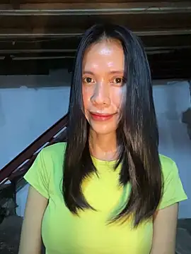 Snapshot of bellaUtops chatting on 05-29-26, 06:28 bellaUtops online show from 05-29-26, 06:28