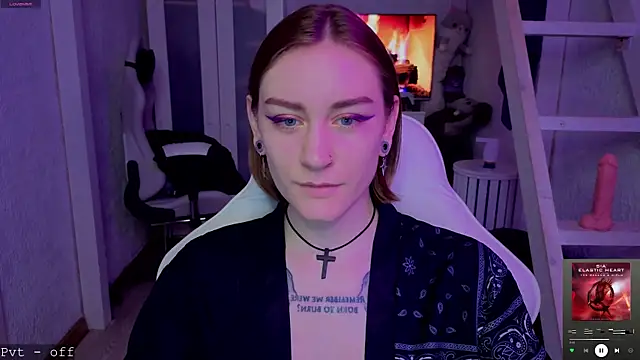 RetroMarie online show from 11-13-25, 02:43