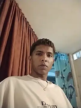 Snapshot of Mack_tom chatting on 07-21-26, 04:26 Mack tom online show from 07-21-26, 04:26