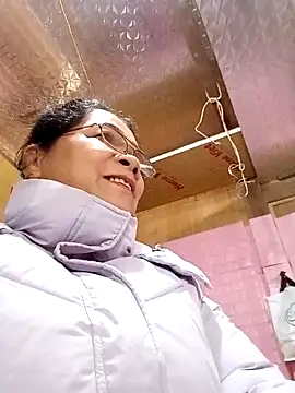 small-house123 online show from 11-14-25, 02:10