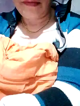 small-house123 online show from 12-02-25, 01:17