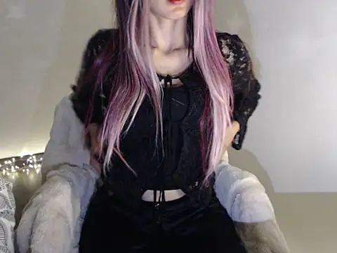 Snapshot of Elyara- chatting on 03-03-26, 11:16 Elyara- online show from 03-03-26, 11:16