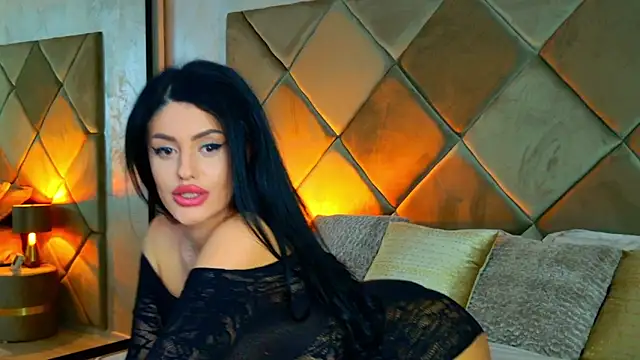 Snapshot of Myla-b chatting on 02-19-26, 07:21 Myla-b online show from 02-19-26, 07:21